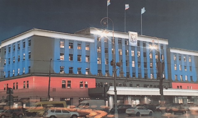 Здание администрации Калининграда решили подсветить российским триколором