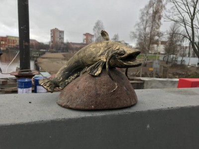 На открытии Высокого моста презентовали миниатюру будущего памятника сому