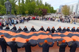 «Каша, лента, песни»: в Калининграде прошёл праздничный концерт в честь 80-летия Великой Победы (фото)