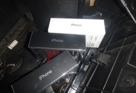 Таможенники нашли у калининградца спрятанные от «разбойного нападения в Литве» iPhone 11 Pro