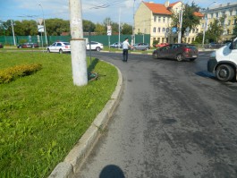На улице Леонова в Калининграде «Ниссан» сбил велосипедиста