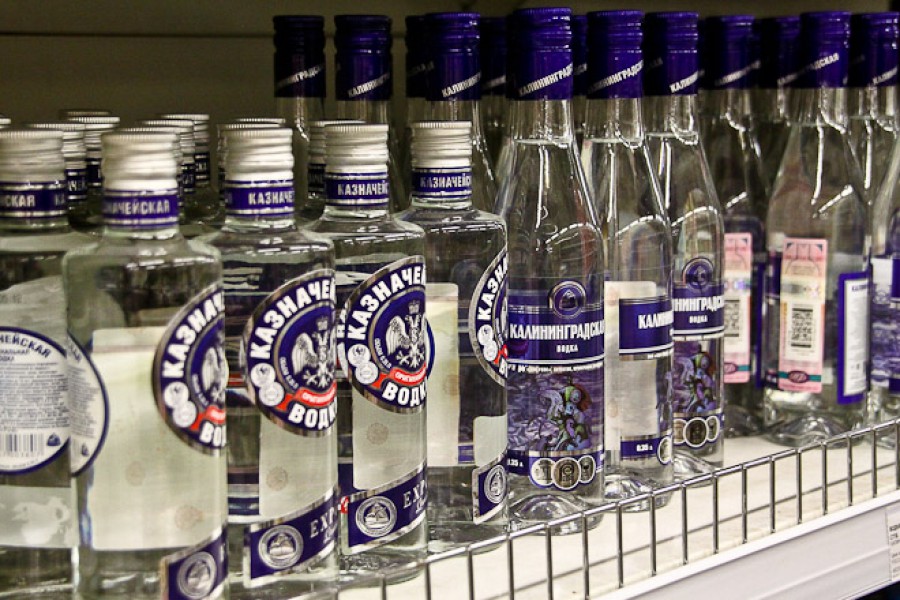 Фирму в Краснознаменском районе намерены оштрафовать за продажу дешёвой водки