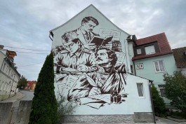 В Багратионовске создали мурал с изображениями фронтового поэта и участника боёв при Прейсиш-Эйлау