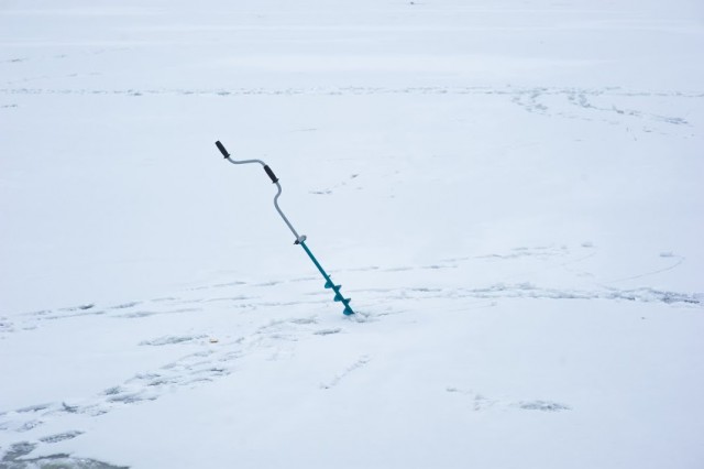 В выходные в Калининградской области четверо рыбаков провалились под лёд