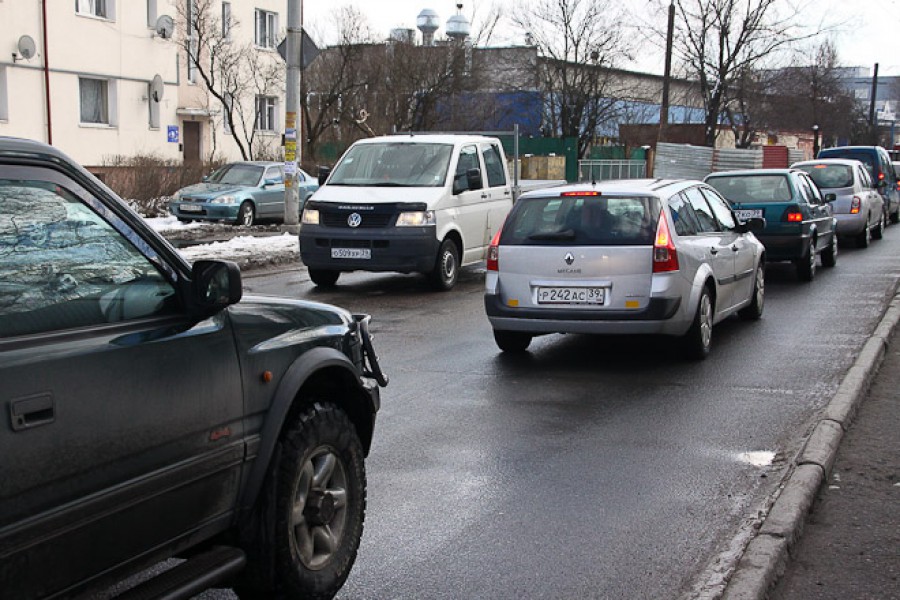 «Четыре полосы и велодорожки»: власти Калининграда решили провести реконструкцию улицы Дзержинского