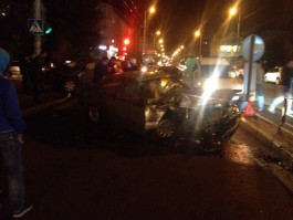 Ночью на ул. Горького в Калининграде произошла серьёзная авария  (фото, видео)