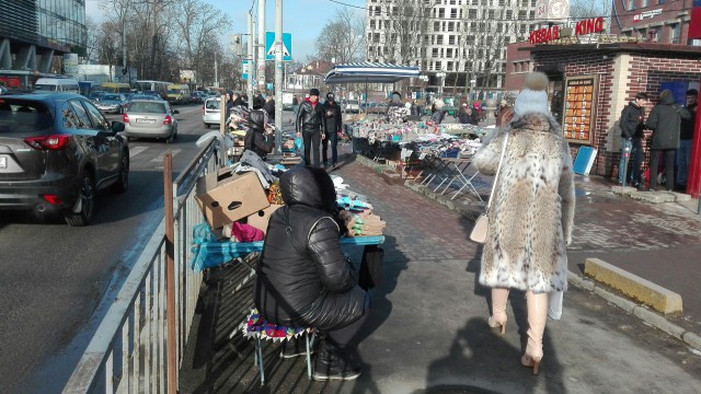 Власти бессильны против торговцев у «Эпицентра» в Калининграде?