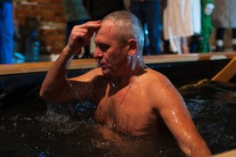 В крещенских купаниях в Калининградской области приняли участие более 2500 человек