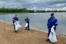 Волонтёры очистили берега карьера под Гвардейском