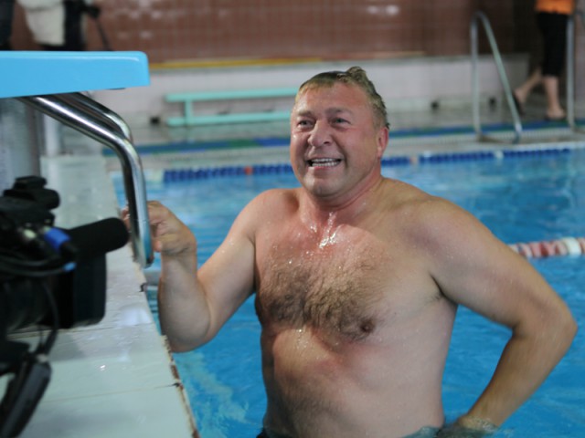 Александр Ярошук после сдачи норм ГТО по плаванью