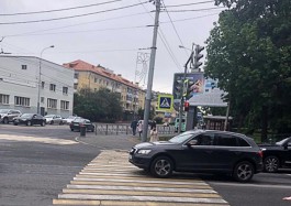 В Калининграде водитель «Мерседеса Вито» наехал на упавшего 14-летнего мальчика, довёз его до дома и скрылся
