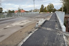 Движение по мосту через железнодорожные пути в Черняховске планируют открыть в начале ноября  (фото)
