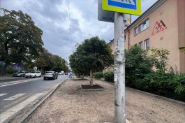 На улице Карла Маркса в Калининграде приступили к ремонту тротуара на новом участке
