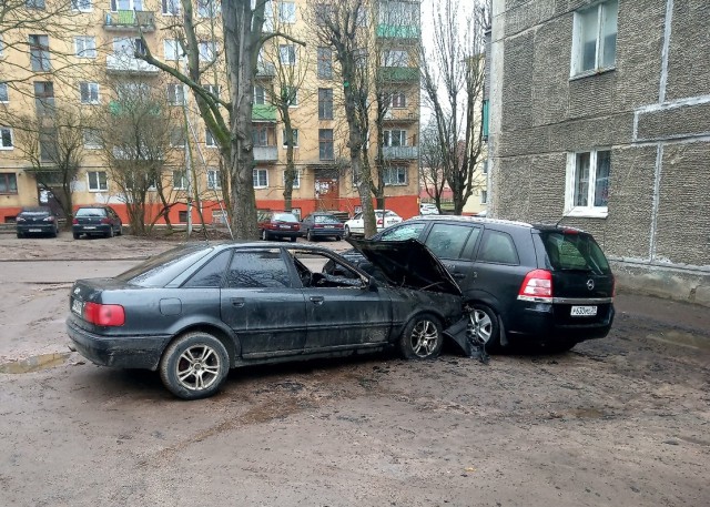 Ночью в Калининграде горели четыре автомобиля