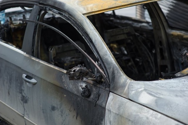 В посёлке Ласкино под Калининградом ночью горели две машины