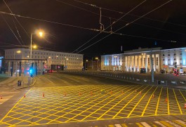 В центре Калининграда начали обновлять дорожную разметку