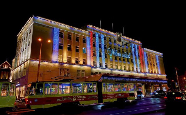«Три ёлки, снеговики и кареты»: на оформление Калининграда к Новому году выделили ещё 10,6 млн рублей  