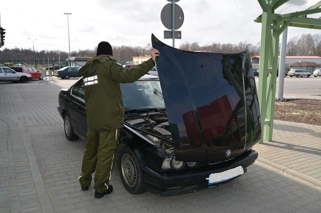 На границе с Польшей ещё один контрабандист из Калининграда лишился автомобиля (фото)