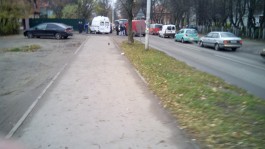 На ул. Нарвской в Калининграде у микроавтобуса после столкновения с БМВ отлетело колесо