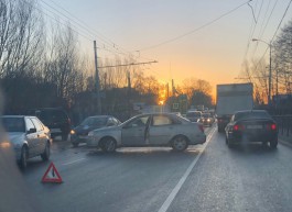 Водители сообщают о гололедице и пробках на дорогах Калининграда