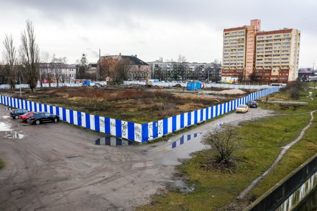 Власти не нашли оснований для проведения раскопок на стройке ТЦ рядом с эстакадным мостом в Калининграде