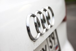 Калининградские приставы арестовали Audi Q7 за долги по налогу и кредиту