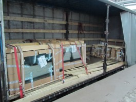 На границе с Литвой задержали более 3,5 тонн незадекларированных стеклопакетов