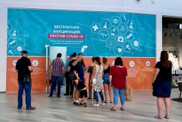 В мобильных пунктах в Калининграде снова прививают двумя компонентами вакцины против COVID-19