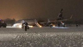 МЧС: У самолёта A321 в «Храброво» подломилась передняя стойка шасси