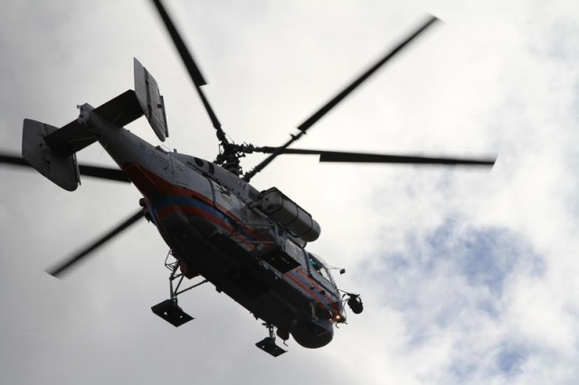Калининградские спасатели возобновили поиски пропавших рыбаков с вертолёта