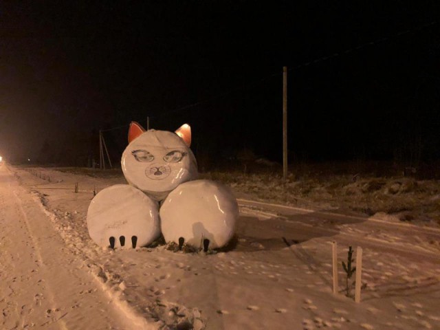 В Зеленоградске неизвестные похитили огромную фигуру котёнка из сена