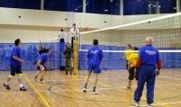 Правительство обыграло молодёжь в волейбол (фото)