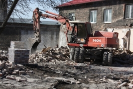 На ул. Дзержинского начался снос зданий для строительства Второй эстакады (фото)