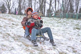 Родители отсудили у гурьевской гимназии 100 тысяч рублей за травму ребёнка на ледяной горке