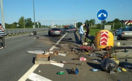 Очевидцы: На трассе Калининград — Гвардейск «Ауди» врезался в дорожных рабочих, один человек погиб